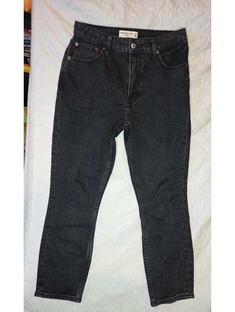 Abercrombie & fitch- Black High-Rise Skinny curve lover Jeans 4/27